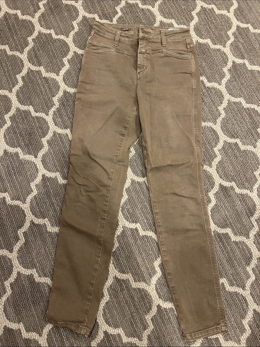 Closed Slim Skinny Jeans in Taupe Brown